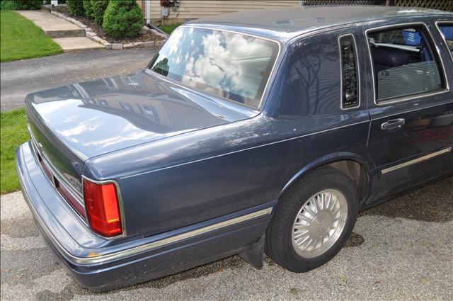 Lincoln Town Car 1996 photo 3