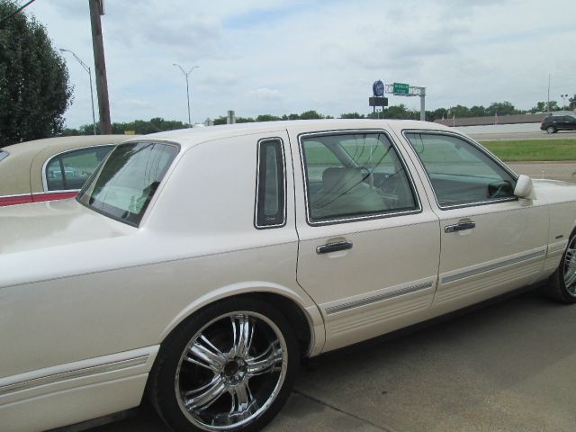 Lincoln Town Car ZR-2 Extended Cab Sedan