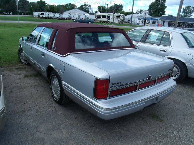 Lincoln Town Car 1996 photo 3