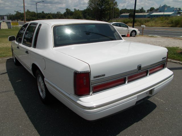 Lincoln Town Car 1996 photo 4