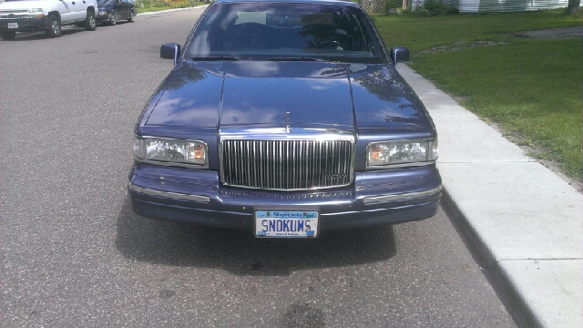 Lincoln Town Car DOWN 4.9 WAC Sedan