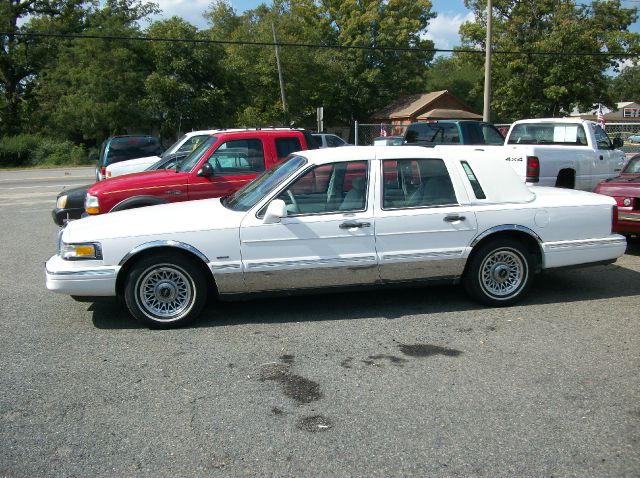 Lincoln Town Car 1996 photo 1