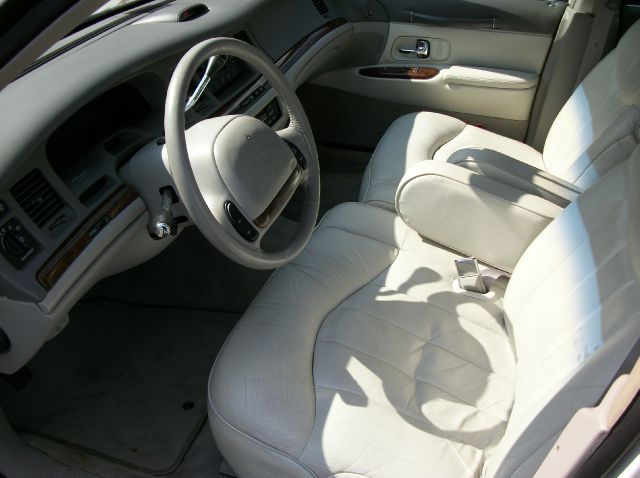 Lincoln Town Car 1996 photo 2
