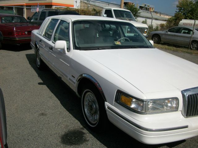Lincoln Town Car 1996 photo 3