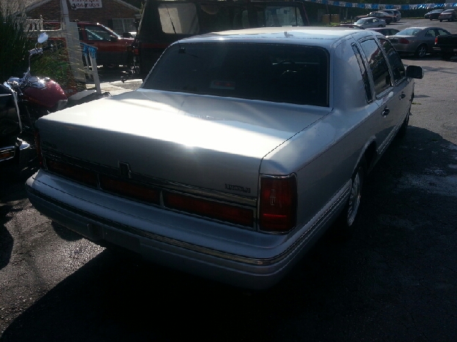 Lincoln Town Car 1996 photo 1
