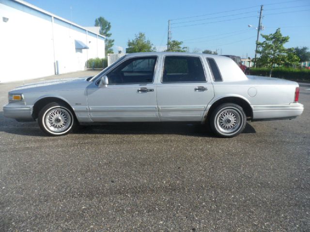 Lincoln Town Car 1996 photo 1