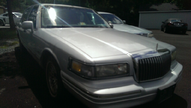 Lincoln Town Car 1996 photo 2