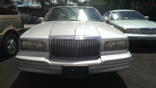 Lincoln Town Car 1996 photo 3