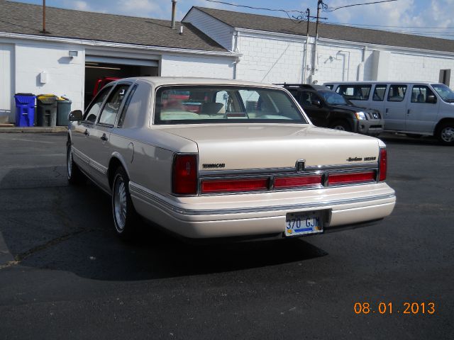 Lincoln Town Car 1996 photo 1