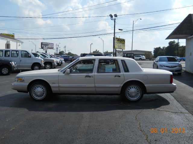 Lincoln Town Car 1996 photo 3