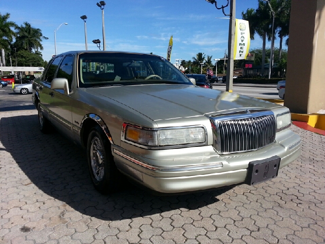 Lincoln Town Car Unknown Sedan