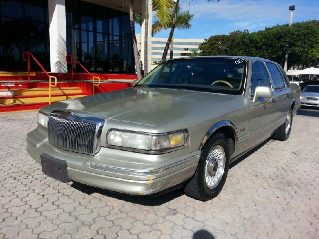 Lincoln Town Car 1997 photo 3