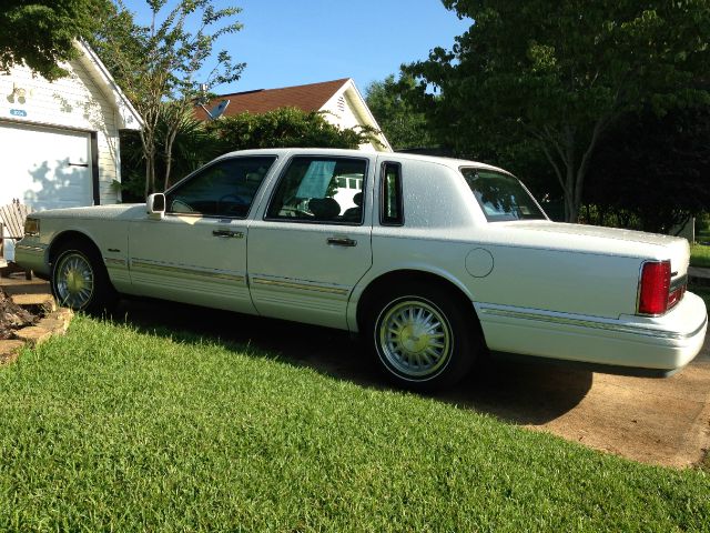 Lincoln Town Car 1997 photo 3