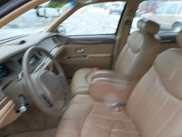Lincoln Town Car 1997 photo 4