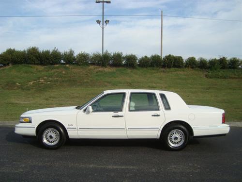 Lincoln Town Car 1997 photo 2