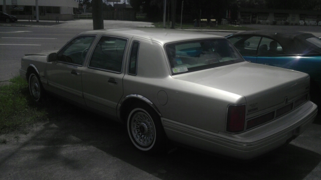 Lincoln Town Car 1997 photo 2