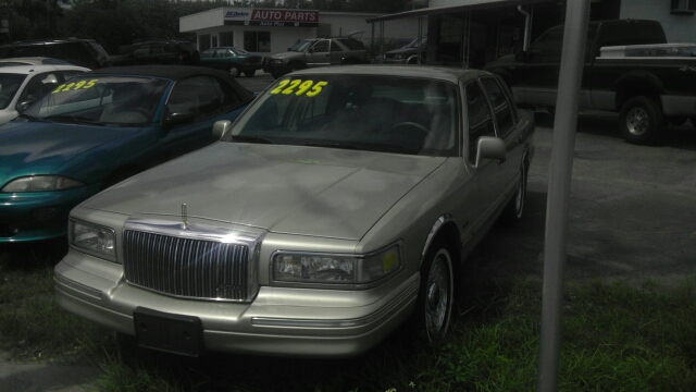 Lincoln Town Car 1997 photo 3
