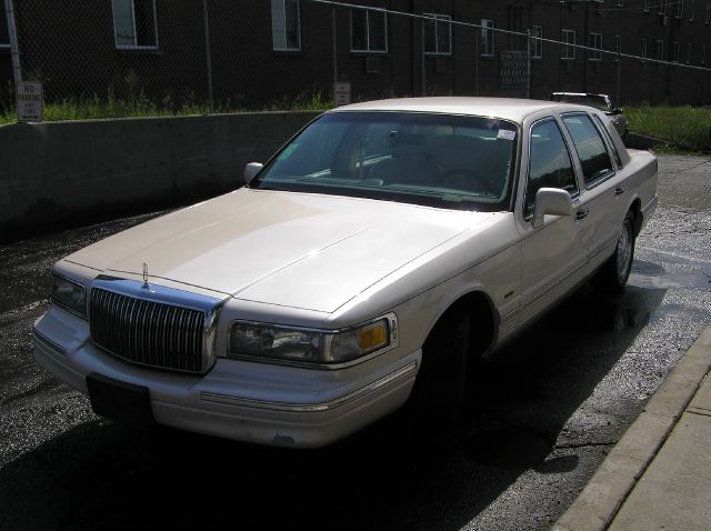 Lincoln Town Car ZR-2 Extended Cab Sedan