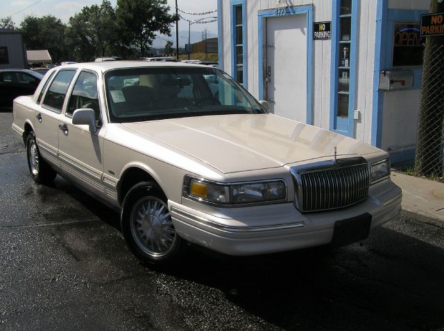 Lincoln Town Car 1997 photo 4