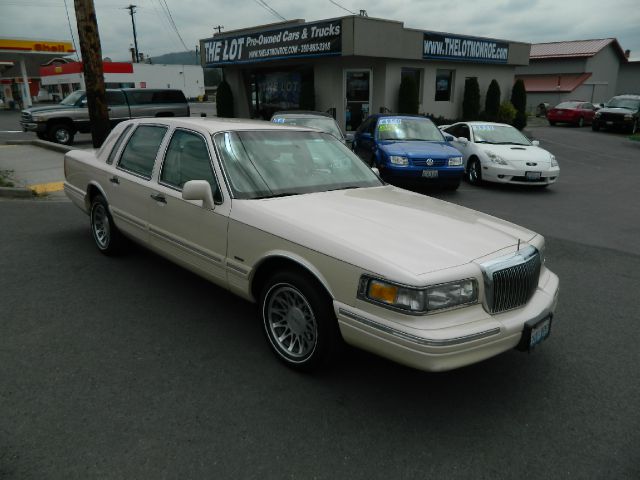 Lincoln Town Car ZR-2 Extended Cab Sedan