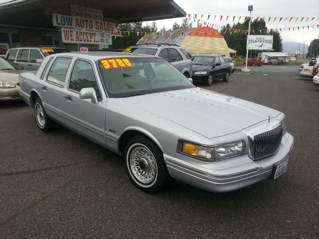 Lincoln Town Car 1997 photo 1