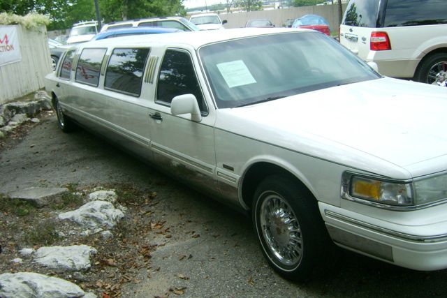 Lincoln Town Car 1997 photo 1