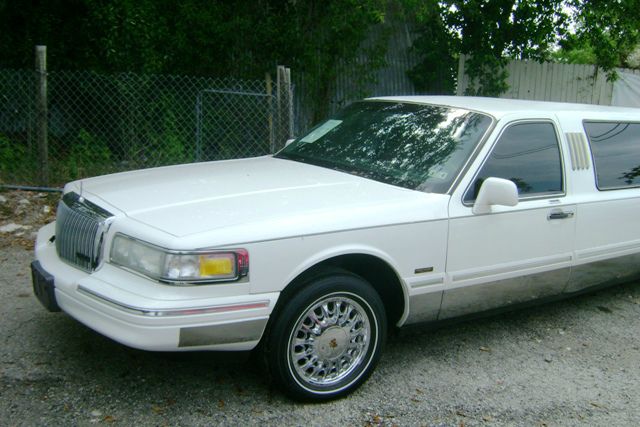 Lincoln Town Car 1997 photo 3