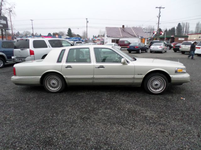 Lincoln Town Car 1997 photo 1
