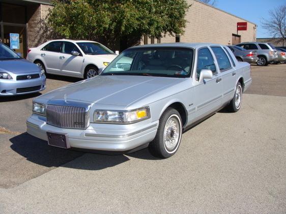 Lincoln Town Car 1997 photo 4