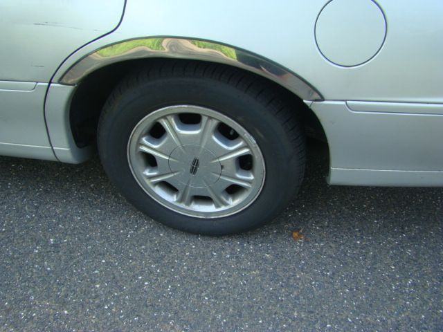 Lincoln Town Car 1998 photo 1