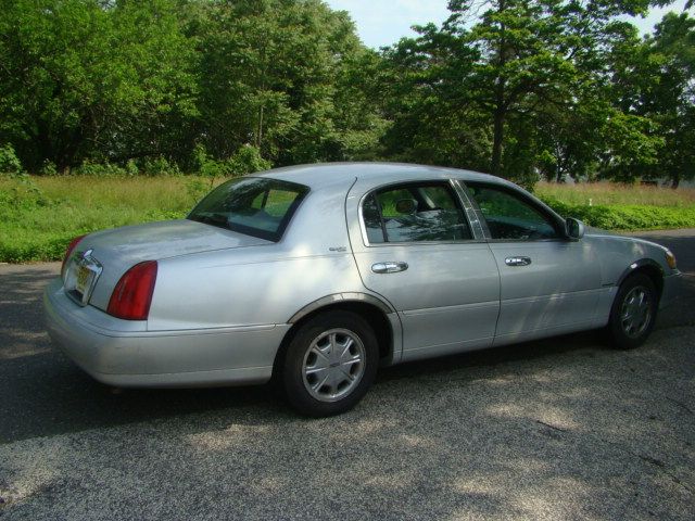 Lincoln Town Car 1998 photo 2