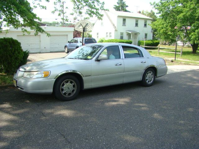 Lincoln Town Car 1998 photo 3