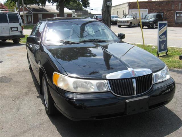 Lincoln Town Car 1998 photo 1