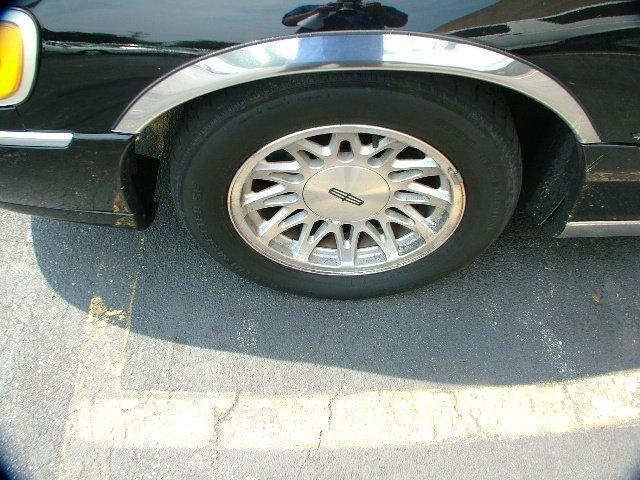 Lincoln Town Car DOWN 4.9 WAC Sedan