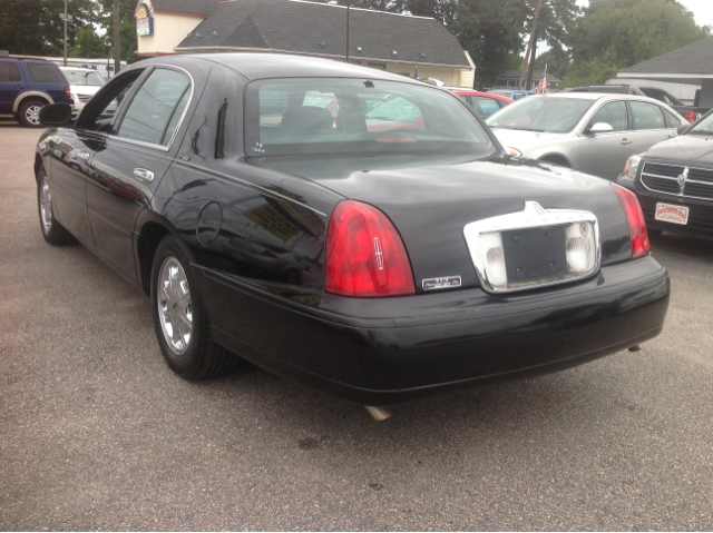 Lincoln Town Car DOWN 4.9 WAC Sedan