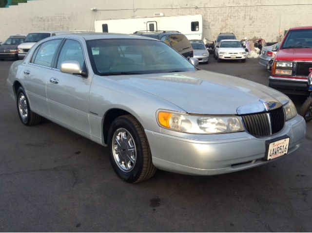 Lincoln Town Car 1998 photo 3
