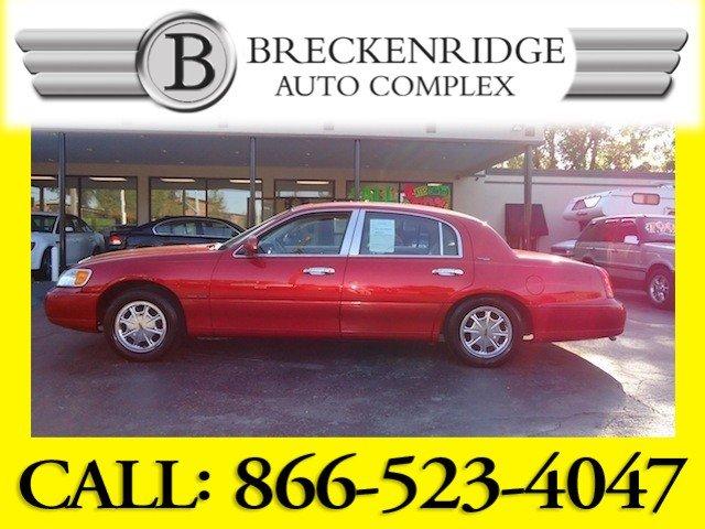 Lincoln Town Car DOWN 4.9 WAC Sedan