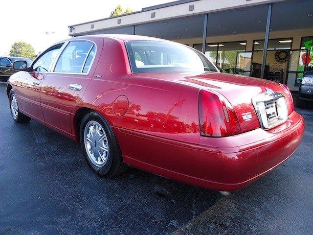 Lincoln Town Car 1998 photo 1