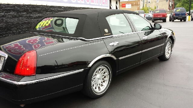 Lincoln Town Car 1998 photo 1
