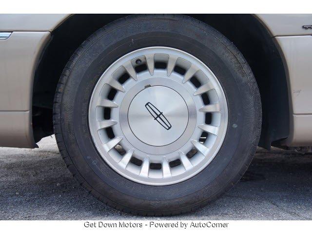 Lincoln Town Car 1998 photo 1