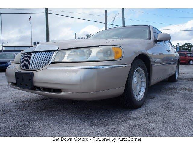 Lincoln Town Car 1998 photo 2