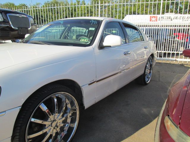 Lincoln Town Car 1998 photo 1