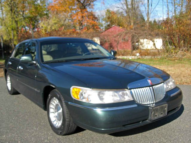 Lincoln Town Car 1998 photo 1