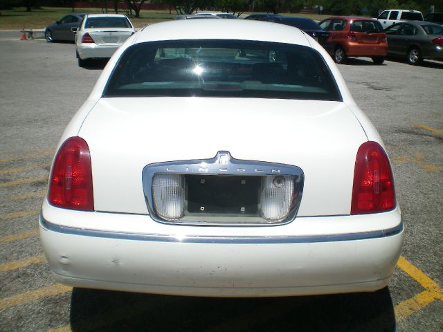 Lincoln Town Car DOWN 4.9 WAC Sedan