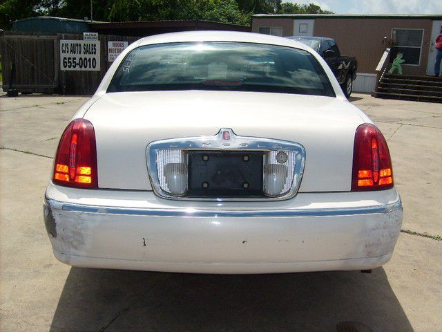 Lincoln Town Car DOWN 4.9 WAC Sedan