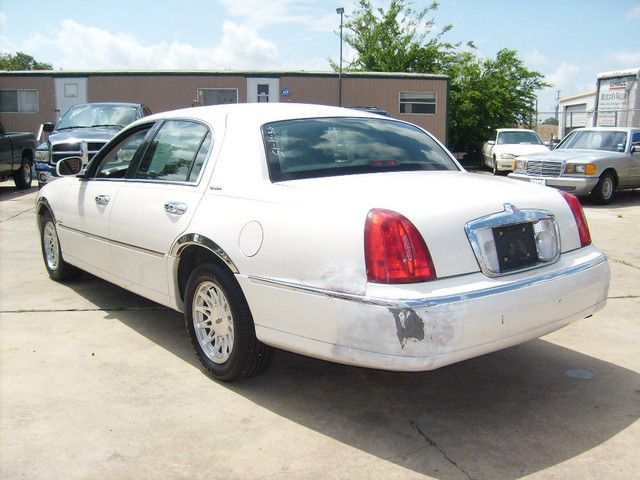 Lincoln Town Car 1998 photo 1