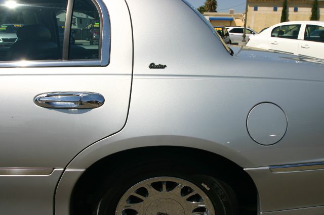 Lincoln Town Car 1999 photo 1