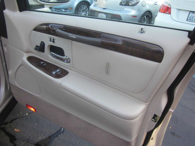 Lincoln Town Car 1999 photo 2