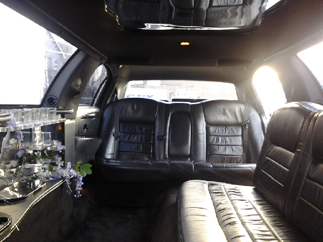 Lincoln Town Car 1999 photo 2