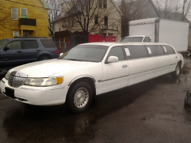 Lincoln Town Car 1999 photo 3